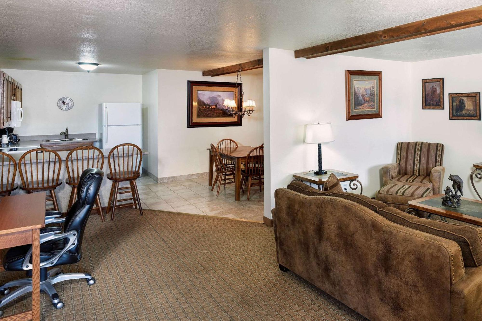 The Ridgeline Hotel At Yellowstone, Ascend Hotel Collection Gardiner Kültér fotó