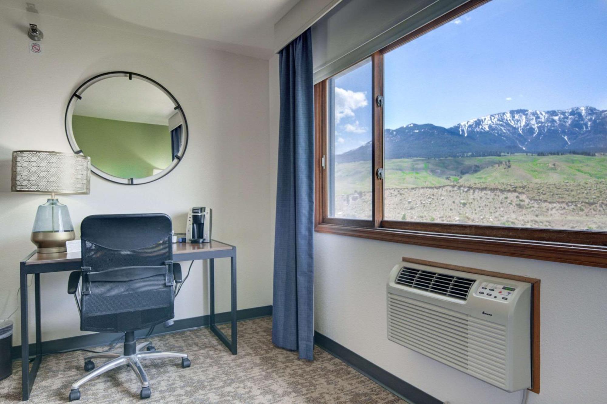 The Ridgeline Hotel At Yellowstone, Ascend Hotel Collection Gardiner Kültér fotó