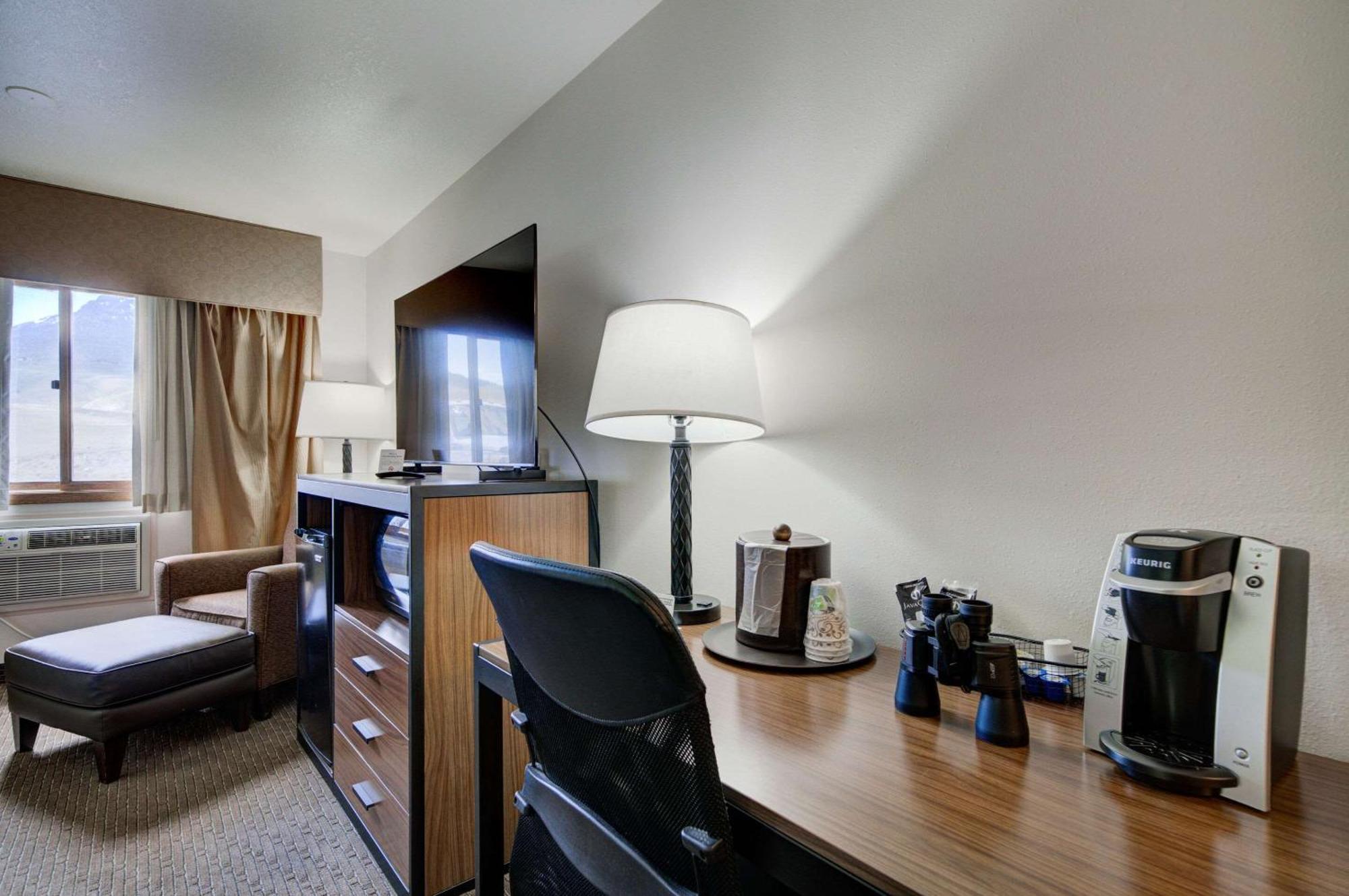 The Ridgeline Hotel At Yellowstone, Ascend Hotel Collection Gardiner Kültér fotó